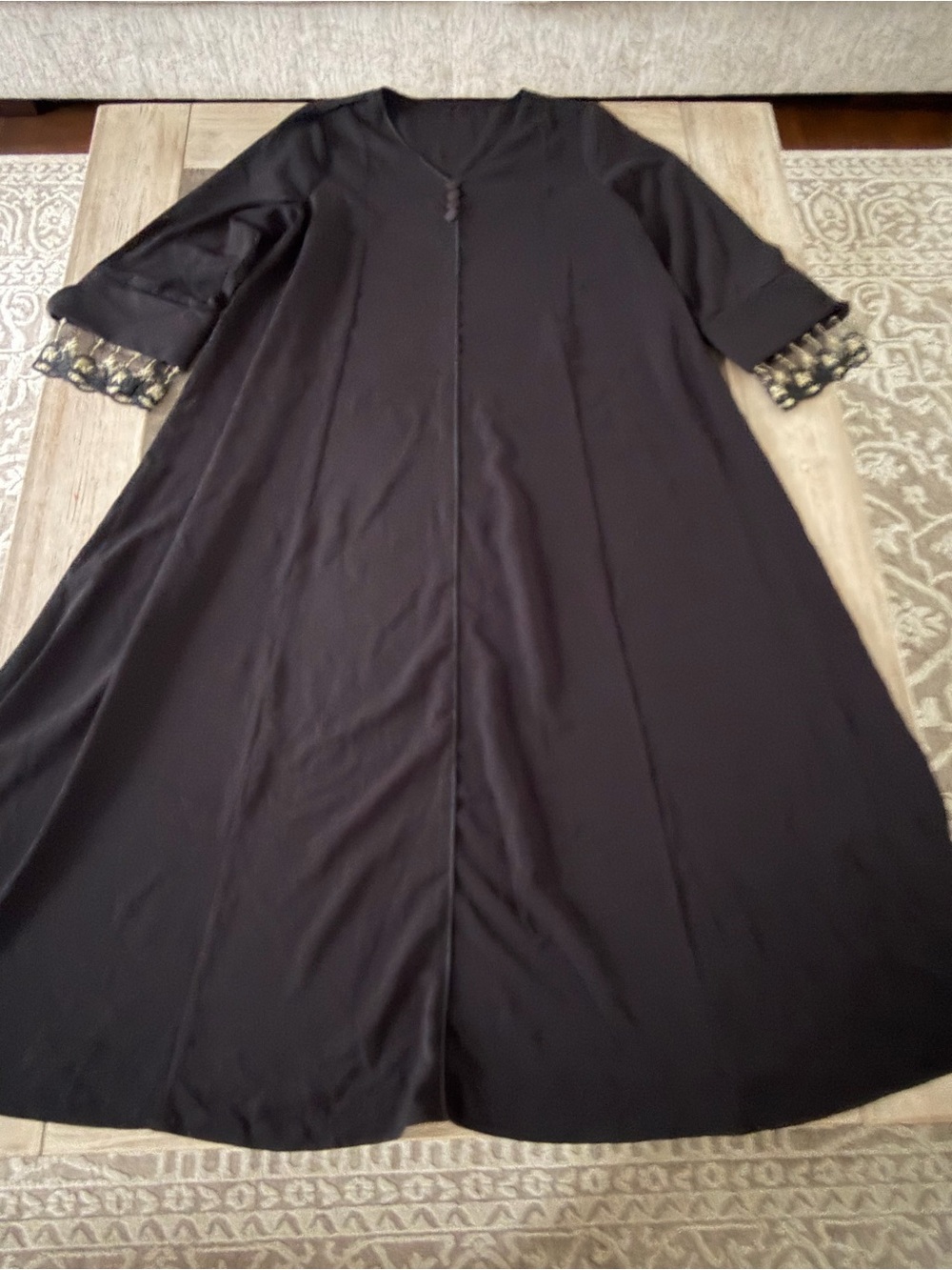 Abaya Elegant Black Maxi Dress with Gold Lace Cuff - Picture 2 of 10